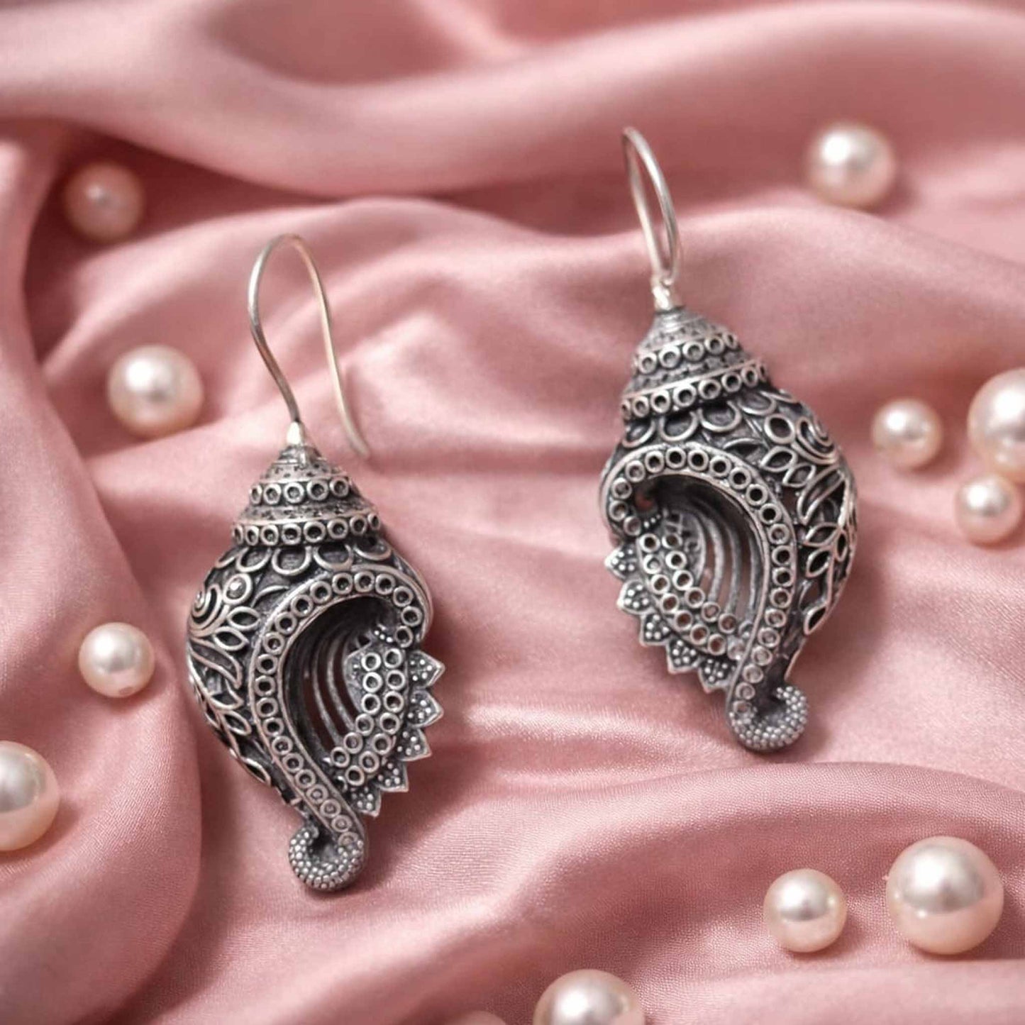 Antique Conch Shell Design Drop Earrings for Women