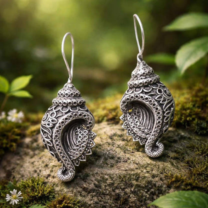 Antique Conch Shell Design Drop Earrings for Women