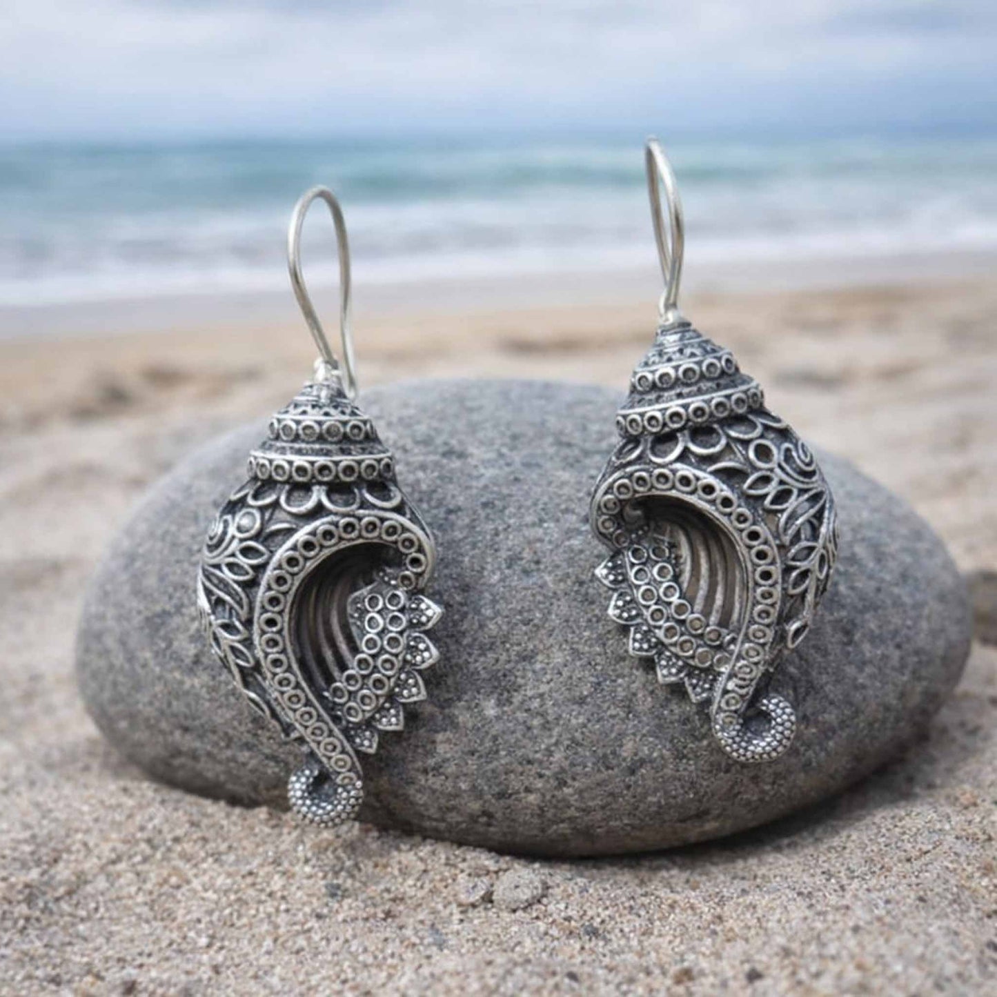 Antique Conch Shell Design Drop Earrings for Women